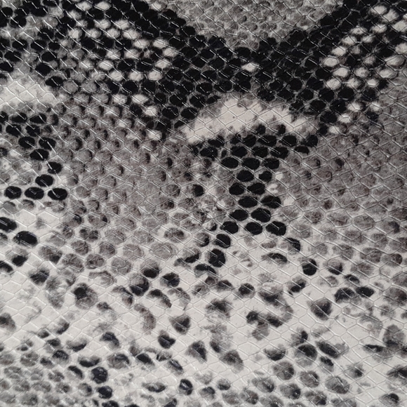 Tote - Picture 2 of 9